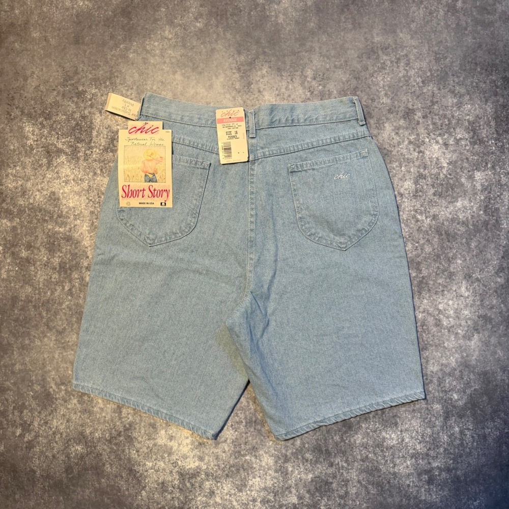 Chic Vintage High Rise Denim Shorts Light Wash Blue Cotton Size 16 NWT Made USA